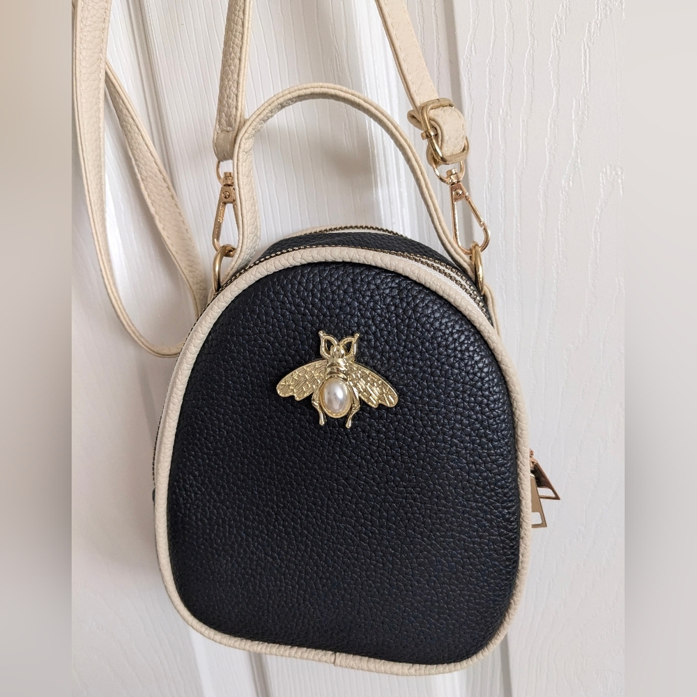 Black White Faux Pebbled Leather Bumblebee Gold Crossbody Handbag Small Purse